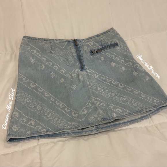 BDG - White & Blue - Denim - Mini Skirt - Women’s 0 - Picture 1 of 9